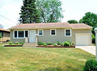 201 Ann St, South Elgin, IL 60177