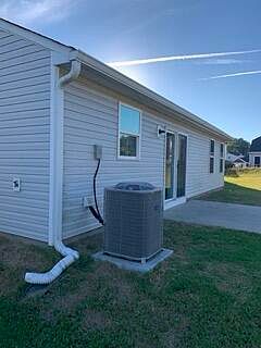 4th image of 460 Trade Wind Ln