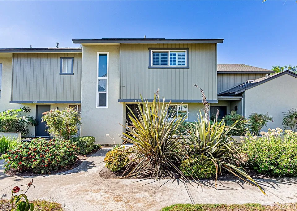 5445 Cajon Ave