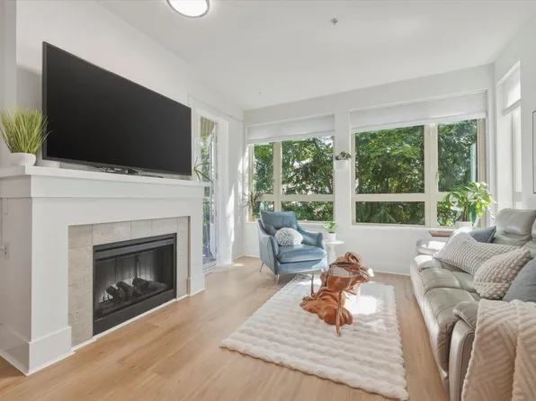 1111 E 27th St #308, North Vancouver, BC V7J 1S3