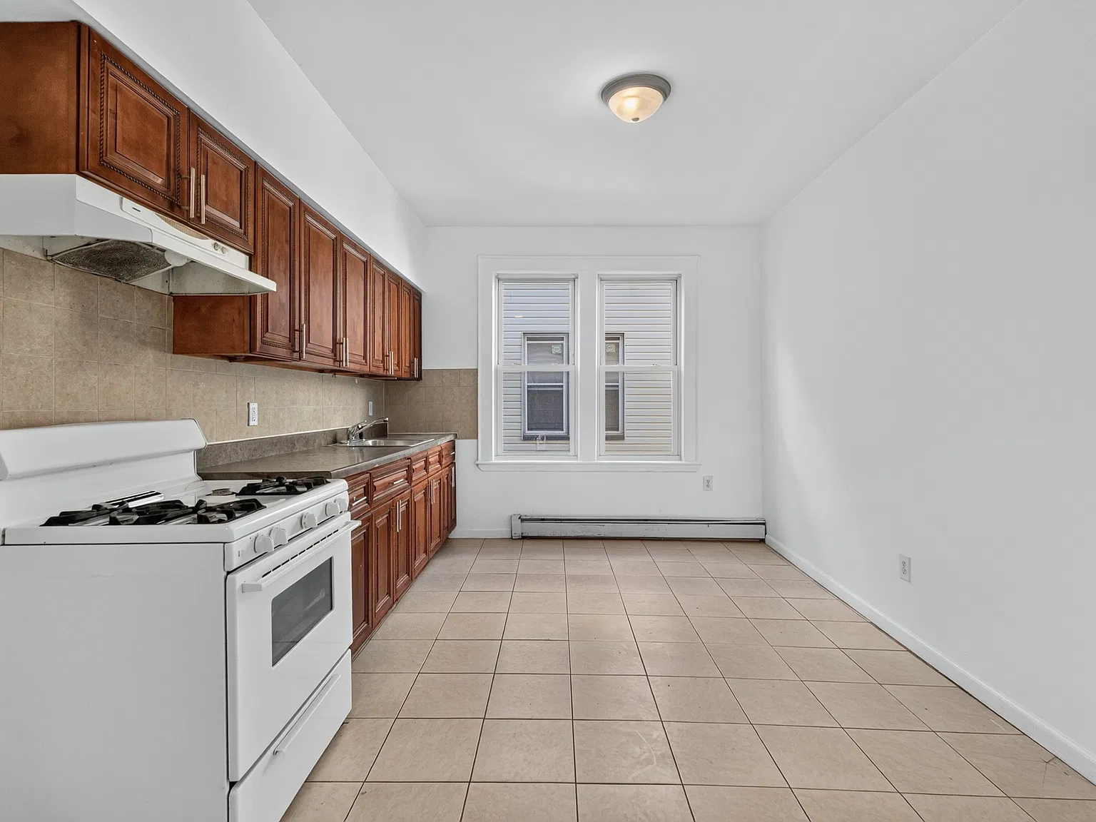 2 bed, $2,200 — Photo 1