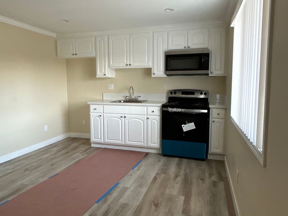 1st image of 229 W Regent St #112