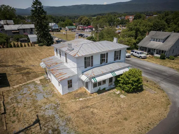 701 5th St, Shenandoah, VA 22849