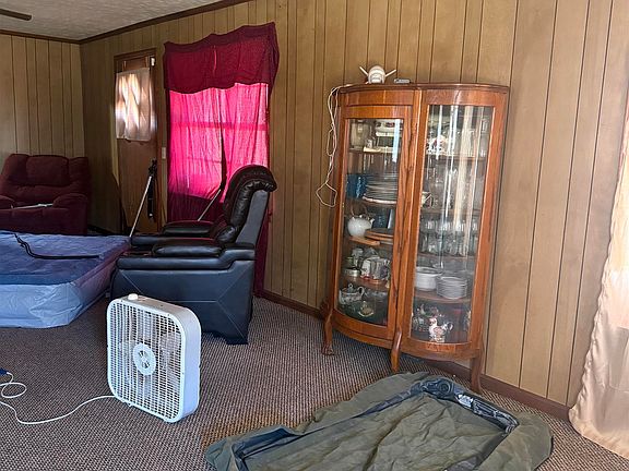 3rd image of 1015 Cleveland Rd