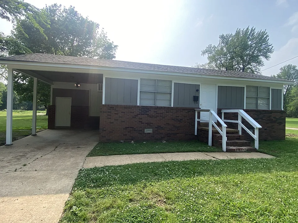 311 S Bond Ave