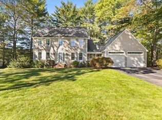 10 Sleepy Hollow Cir, North Attleboro, MA 02760