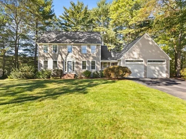 10 Sleepy Hollow Cir, North Attleboro, MA 02760