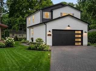 33724 Barrington St, Westland, MI 48186