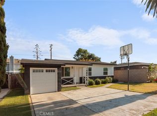 2322 W Borchard Ave, Santa Ana, CA 92704