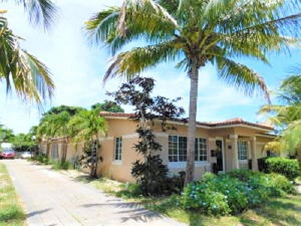 1st image of 131 Alhambra Pl