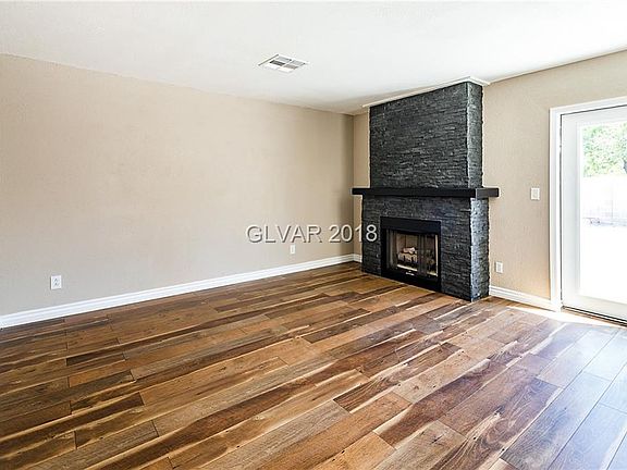 3rd image of 4132 Hazelridge Dr