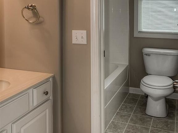 5th image of 9306 S 28th St