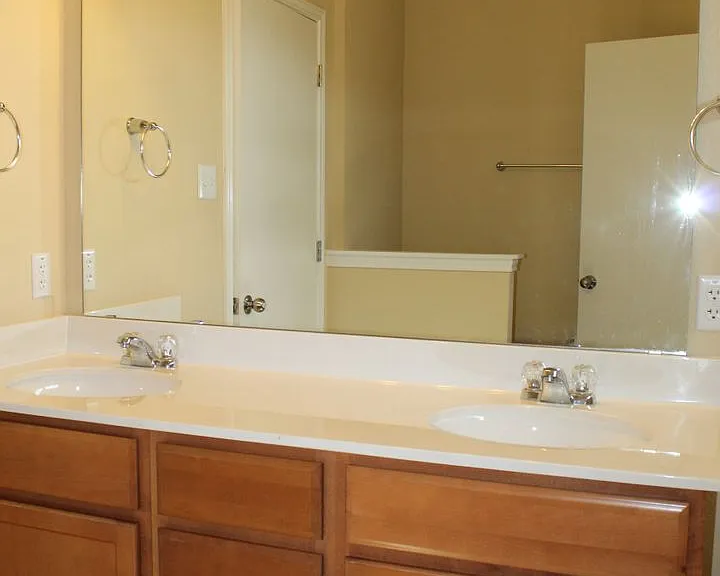 1104 Jamestown Dr — Photo 14