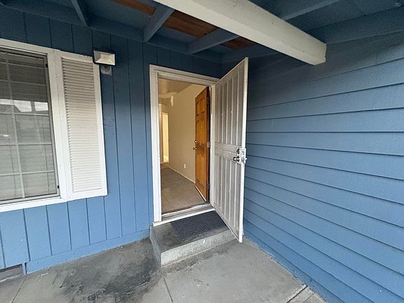 2nd image of 1109 W Riggin Avenue