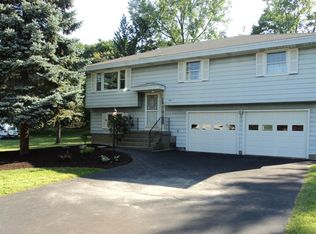 3 Mohawk View Rd, Latham, NY 12110