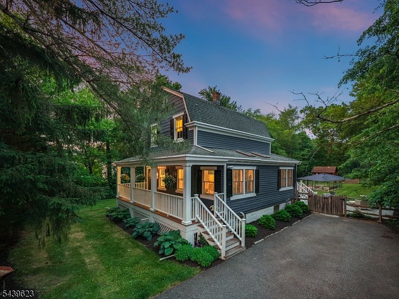 1st image of 413 Mountain Ave