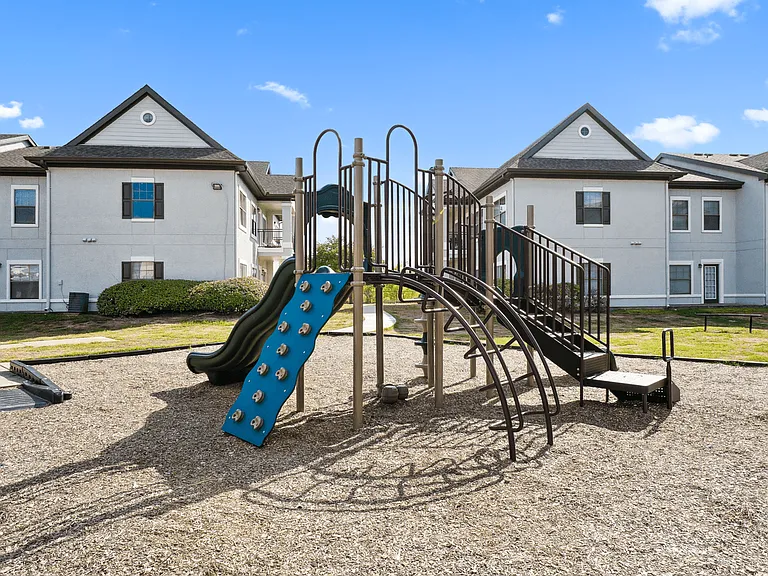 Champion Townhomes on the Green — Photo 6
