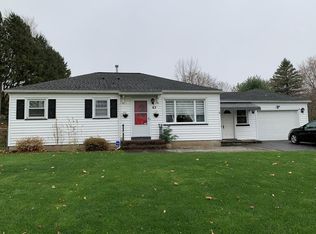 63 Creek Hill Ln, Rochester, NY 14625