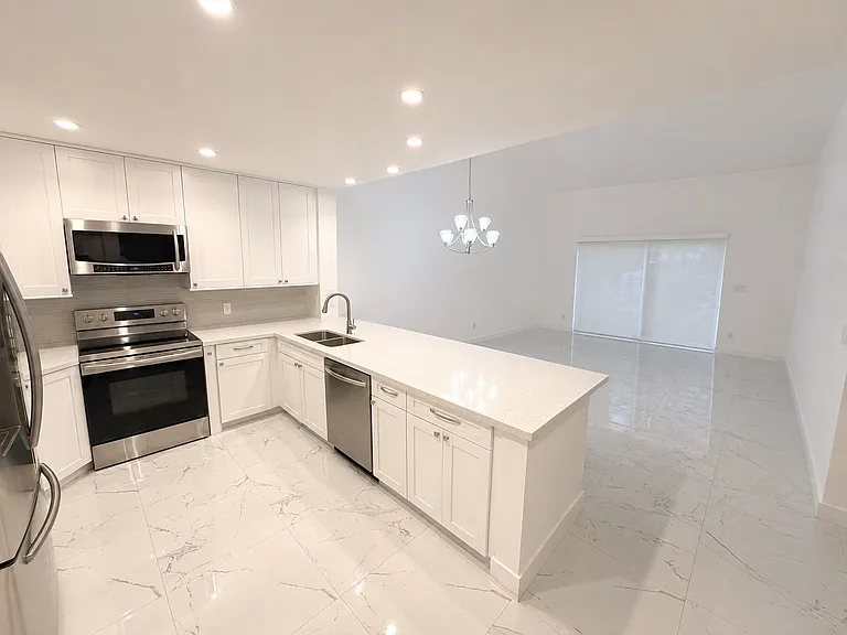 22466 Thousand Pines Ln — Photo 2