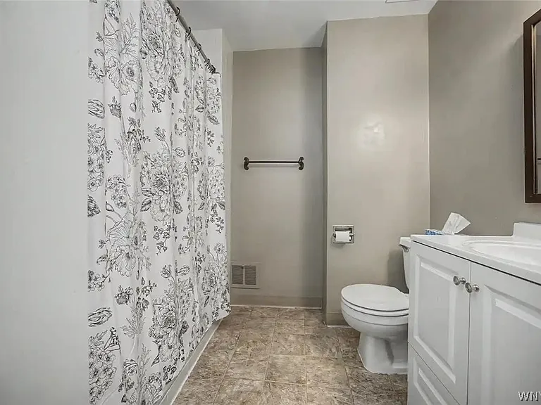 493 Delaware Ave #3 — Photo 22