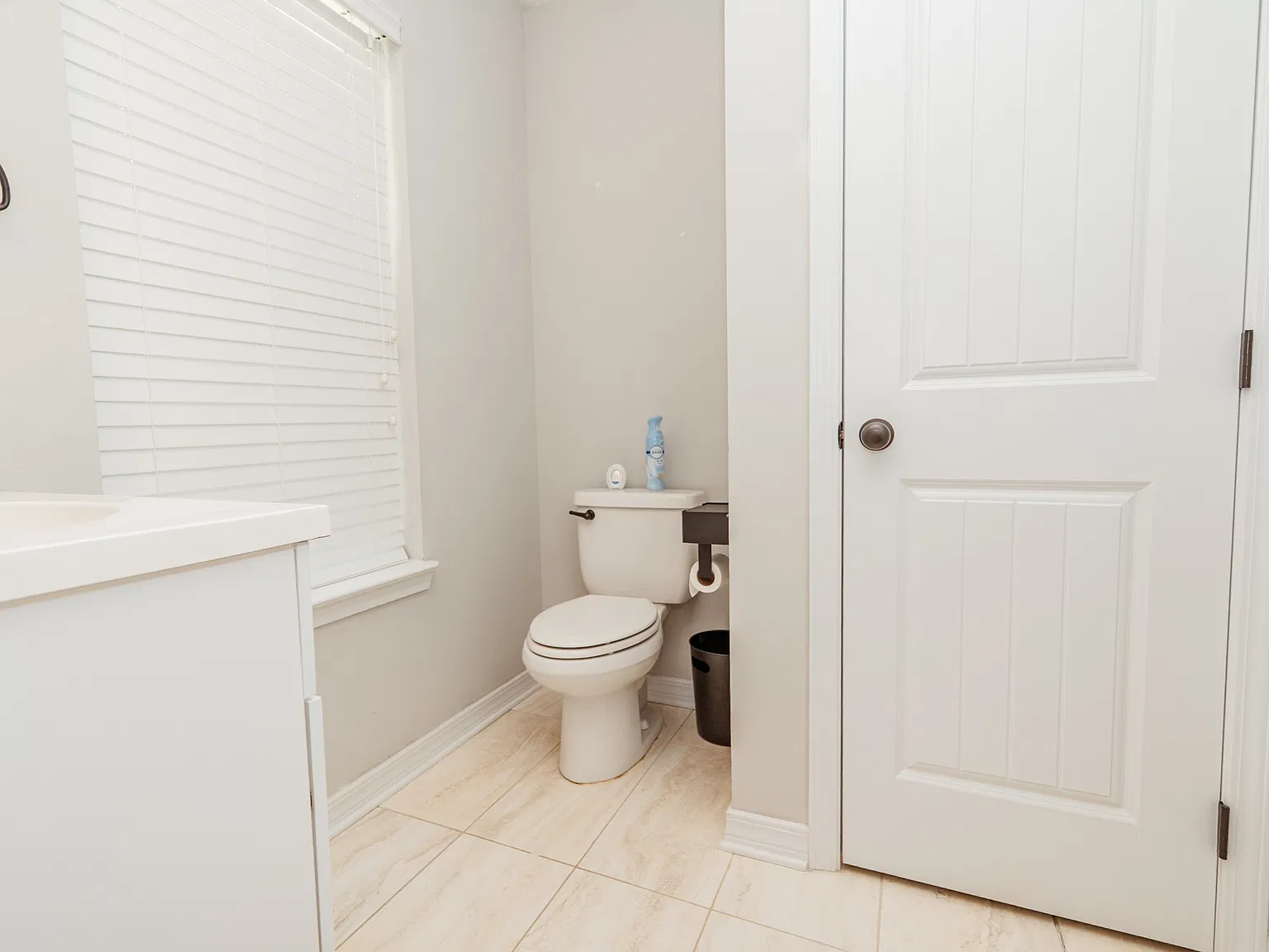 218 Wainwright Drive - 1 — Photo 2