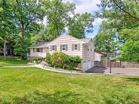 2nd image of 2 Langtree Dr