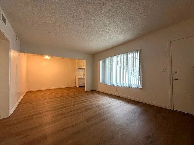 1 bed, 1.0 bath, $1,650 — Photo 2