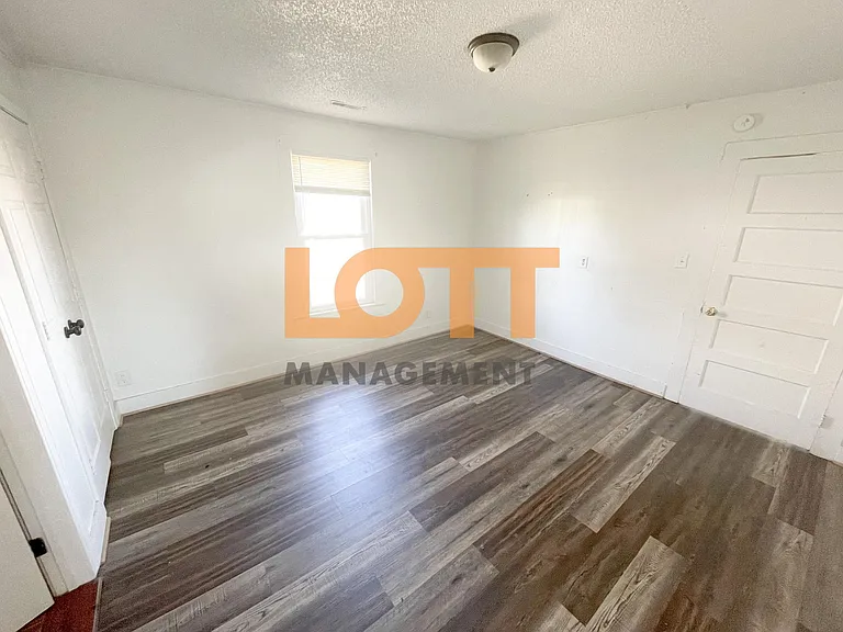 403 Old Paris Mountain Rd — Photo 16