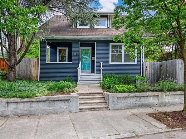 135 Rounds Ave, Providence, RI 02907