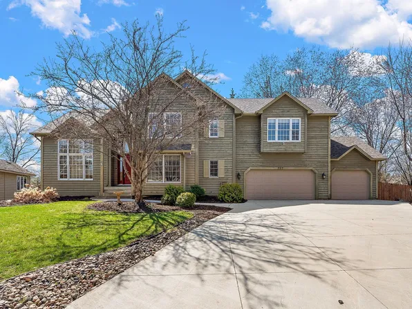 757 Bridle Ridge Rd, Eagan, MN 55123