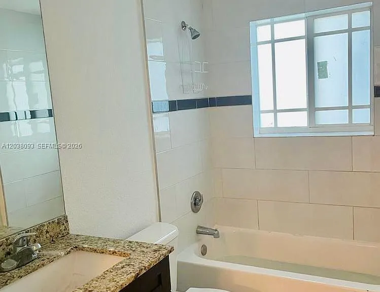 106 SE 9th Ct #201 — Photo 16