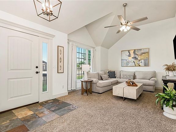3rd image of 3842 NE 89th Ter