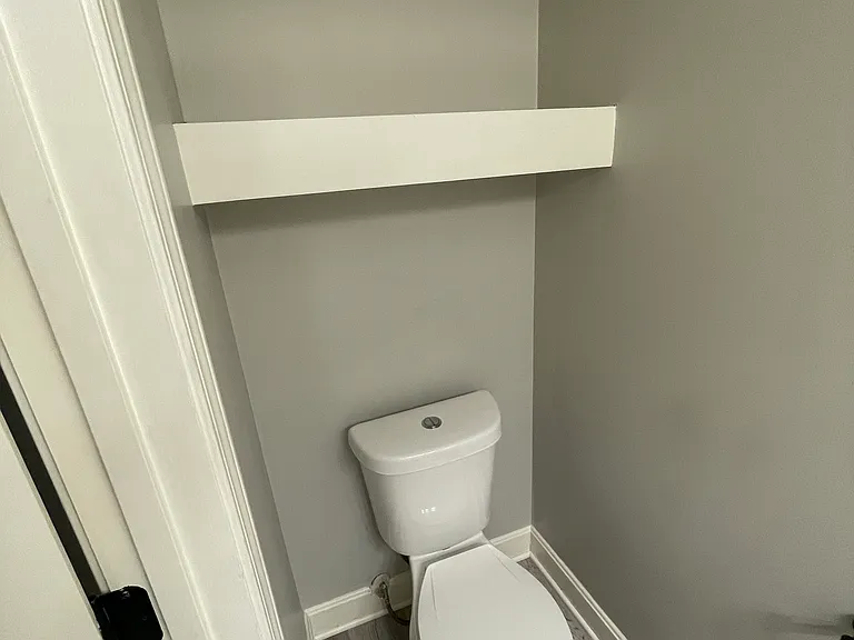 664 NE Clubhouse Dr — Photo 17
