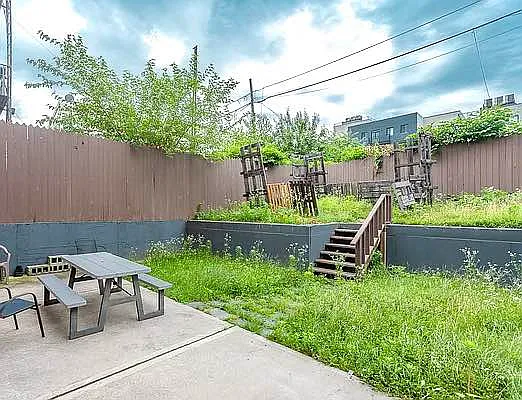 Building Photo - 1367 Dekalb Ave #5