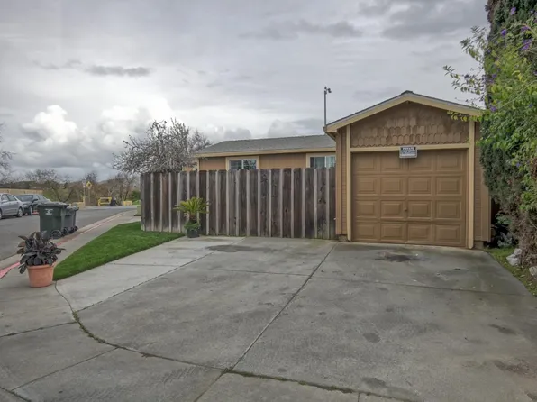 704 Garner Ave APT 1, Salinas, CA 93905