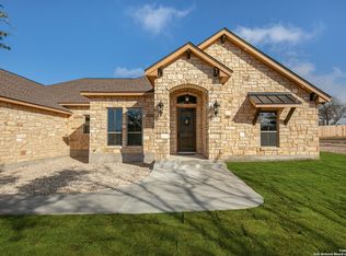 104 Calvary Dr, Adkins, TX 78101