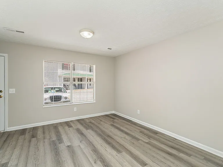 1210 Pin Oak Dr — Photo 4
