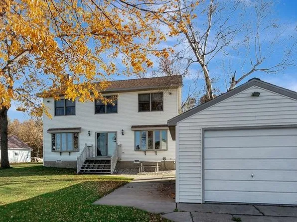 8540 Herbst Rd, Winneconne, WI 54986