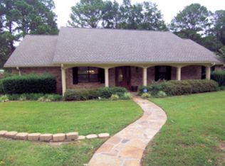 2214 Mitze Ln, Palestine, TX 75803