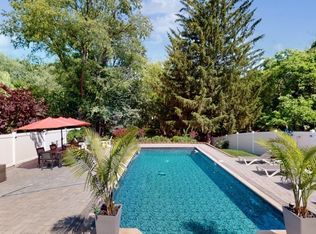 398 Burlington Rd, Paramus, NJ 07652