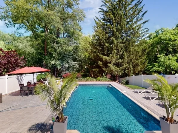 398 Burlington Rd, Paramus Boro, NJ 07652