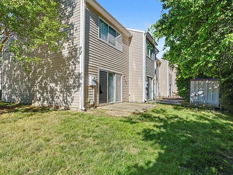 3890 Staffordshire Ln — Photo 15