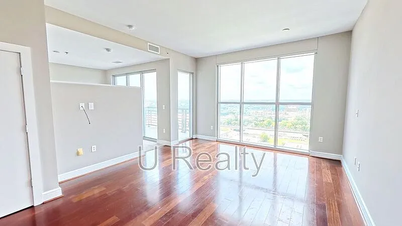 1 bed, 1.0 bath, 759 sqft, $1,895 — Photo 1