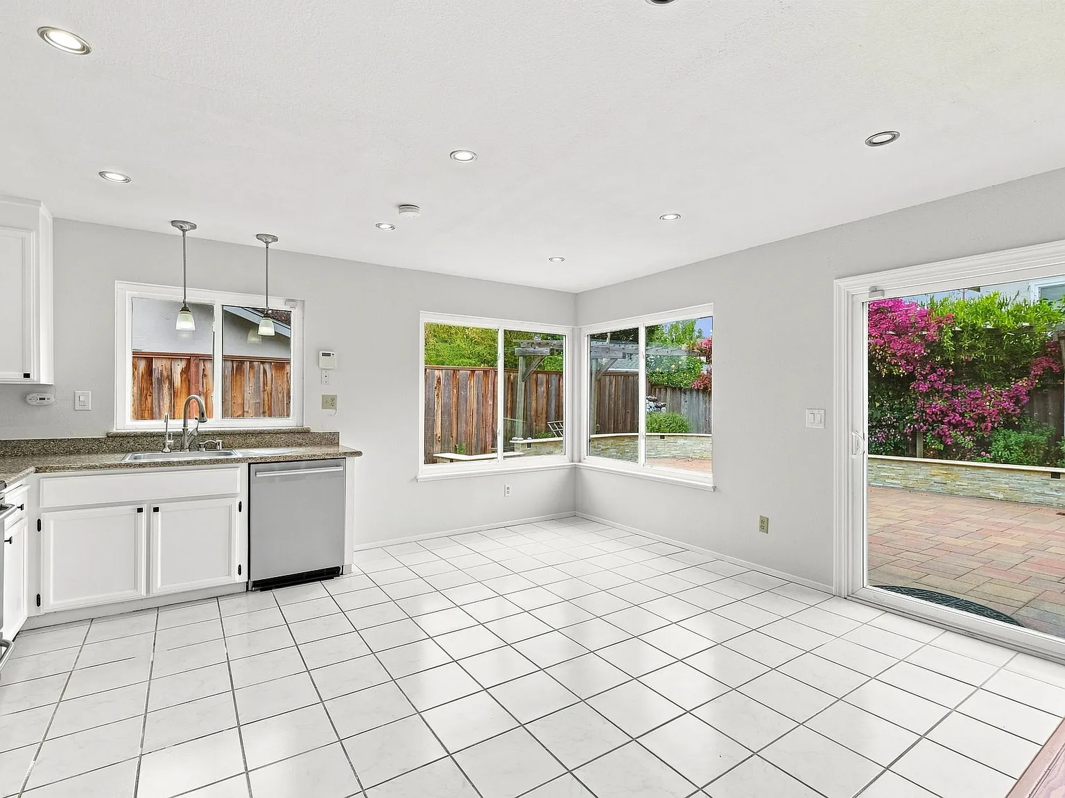 4 bed, 1496 sqft, $5,250 — Photo 3