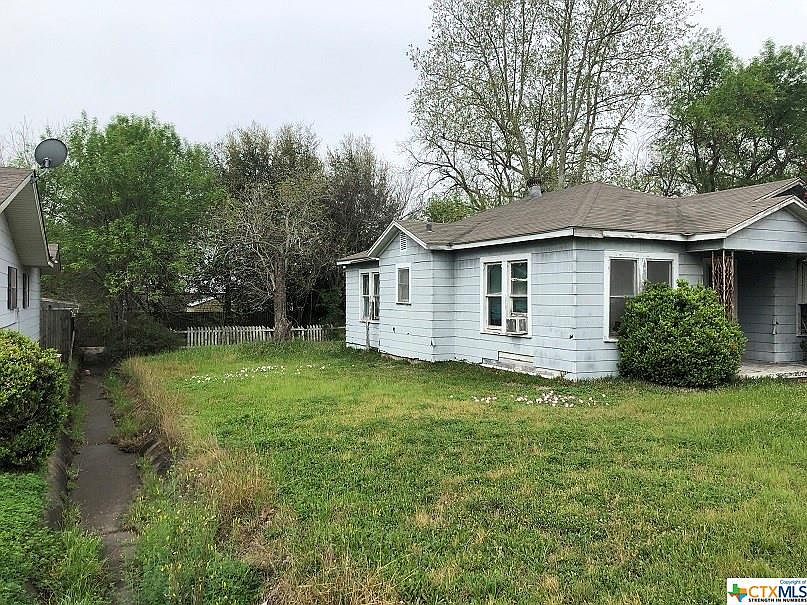 2nd image of 206 S Ave E