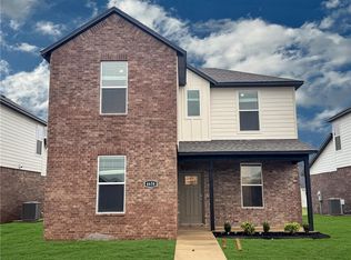351 S Neon Ave, Fayetteville, AR 72704