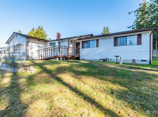 987 Yvonne Ave, Oak Harbor, WA 98277