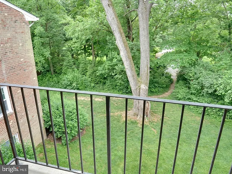 3874 Lyndhurst Dr #302 — Photo 11