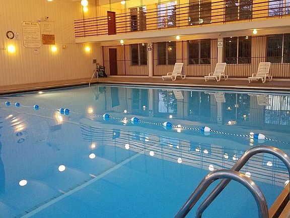 3rd image of 18 E Old Willow Rd APT 419N