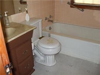 5th image of 512 E 92nd St